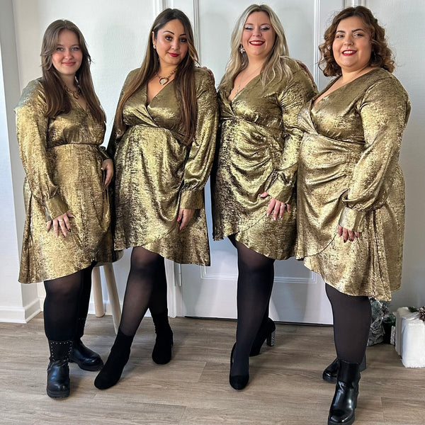 Robe courte élégante dorée