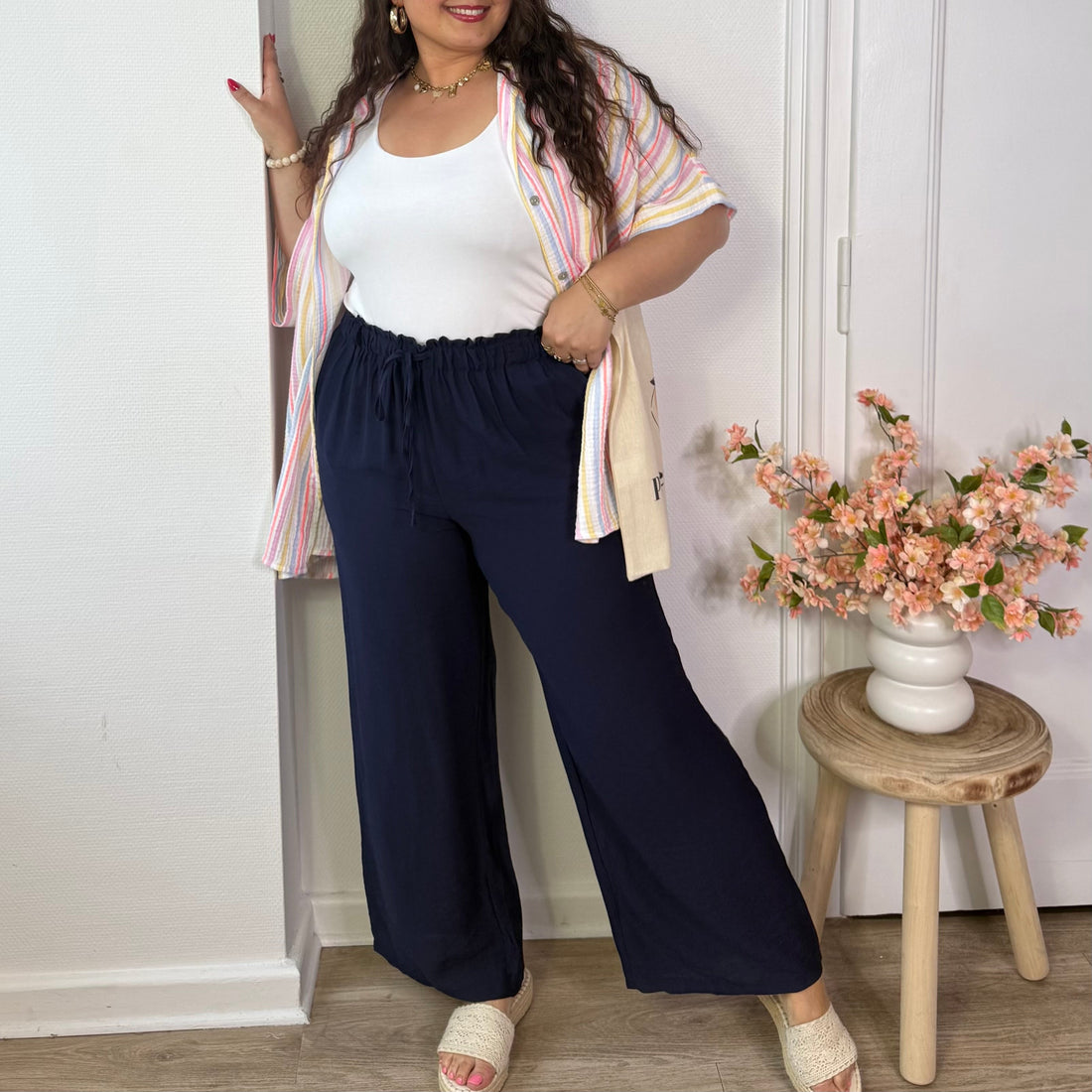 Pantalon fluide large marine à laçage ajustable